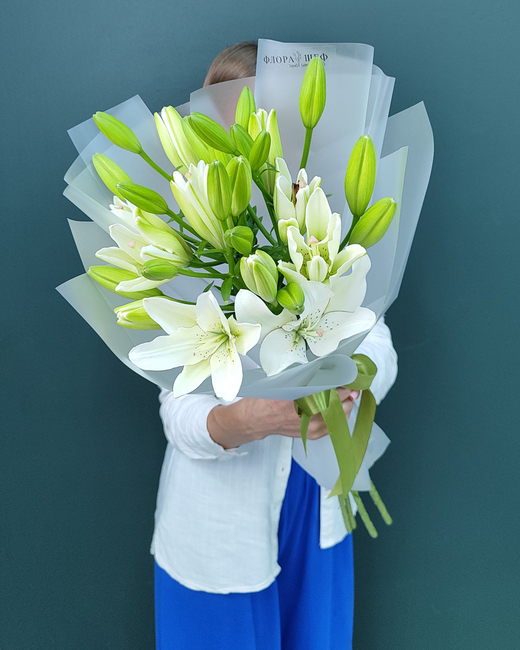 Белая лилия в упаковке,5 веток(00358)