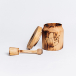 Деревянный бочонок (контейнер) для мёда с крышкой и ложечкой (дризл) из древесины кедра. KD4