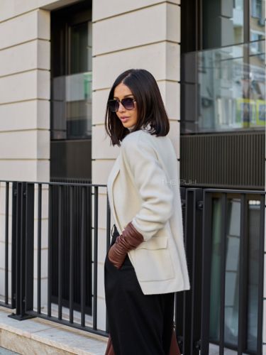 Двубортный молочный жакет из кашемира