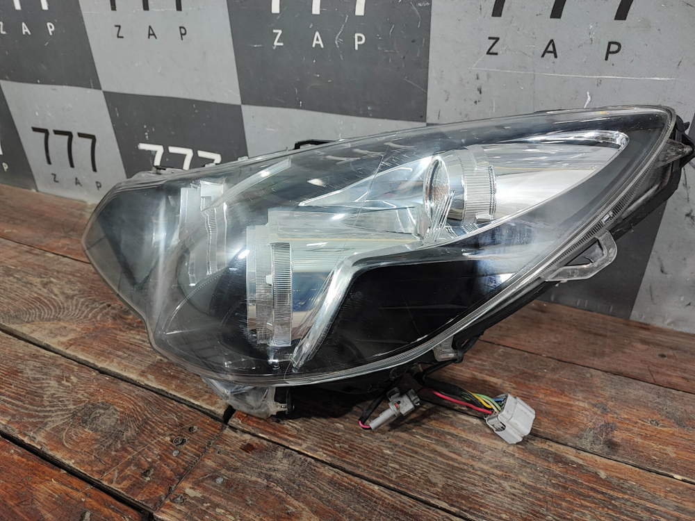 Фара левая ксенон Subaru Outback 4 10-14 Б/У Оригинал