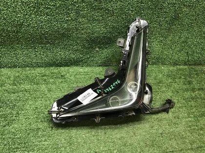 Битая ПТФ правая Lexus LX 3 570 (2015-2023)