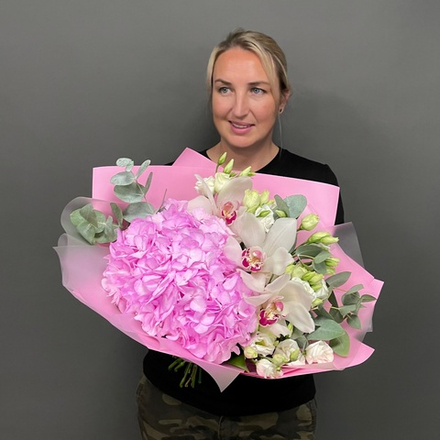 Купить Букет из цветов «Первый день»