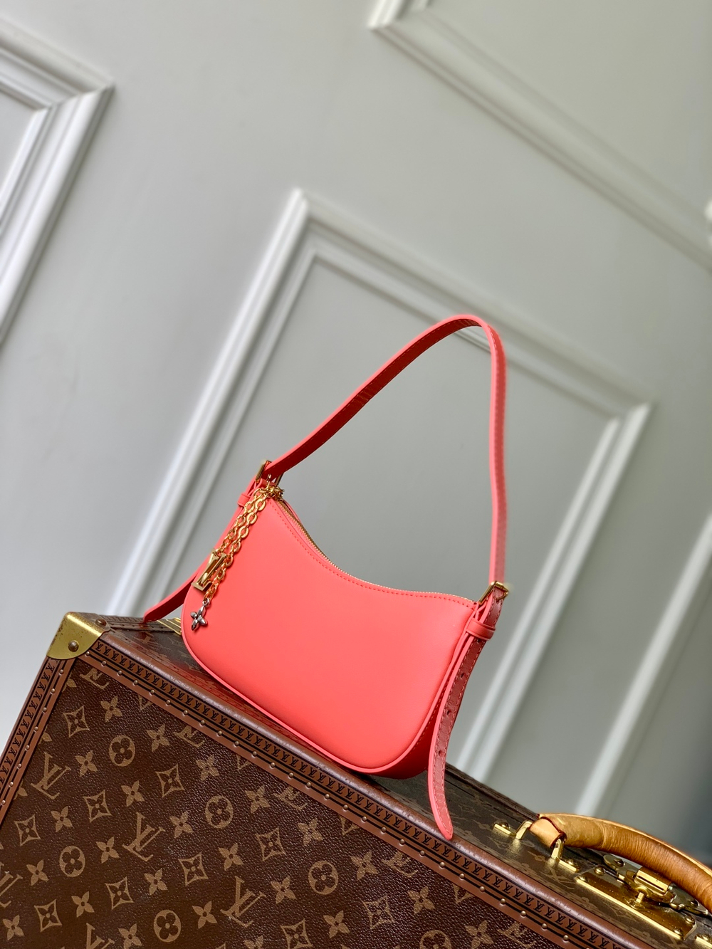 Louis Vuitton Pochette LV Bloom