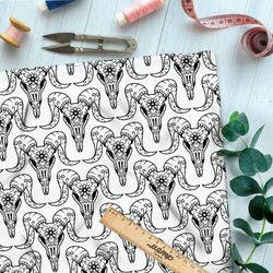 Ткань бязь сахарные козьи черепа на белом фоне