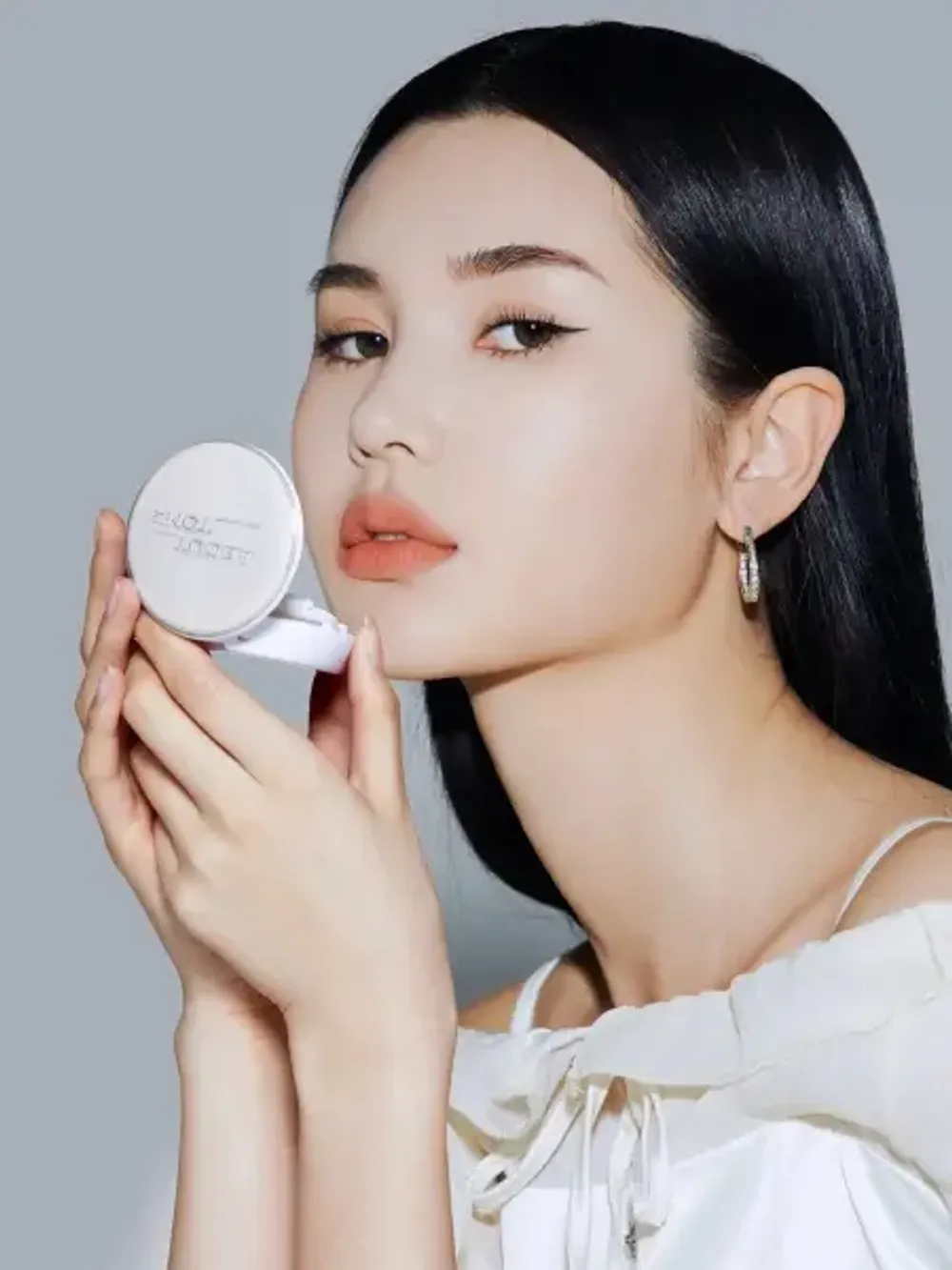 ABOUT TONE Матирующая пудра для фиксации макияжа Sebum Cut Powder Pact