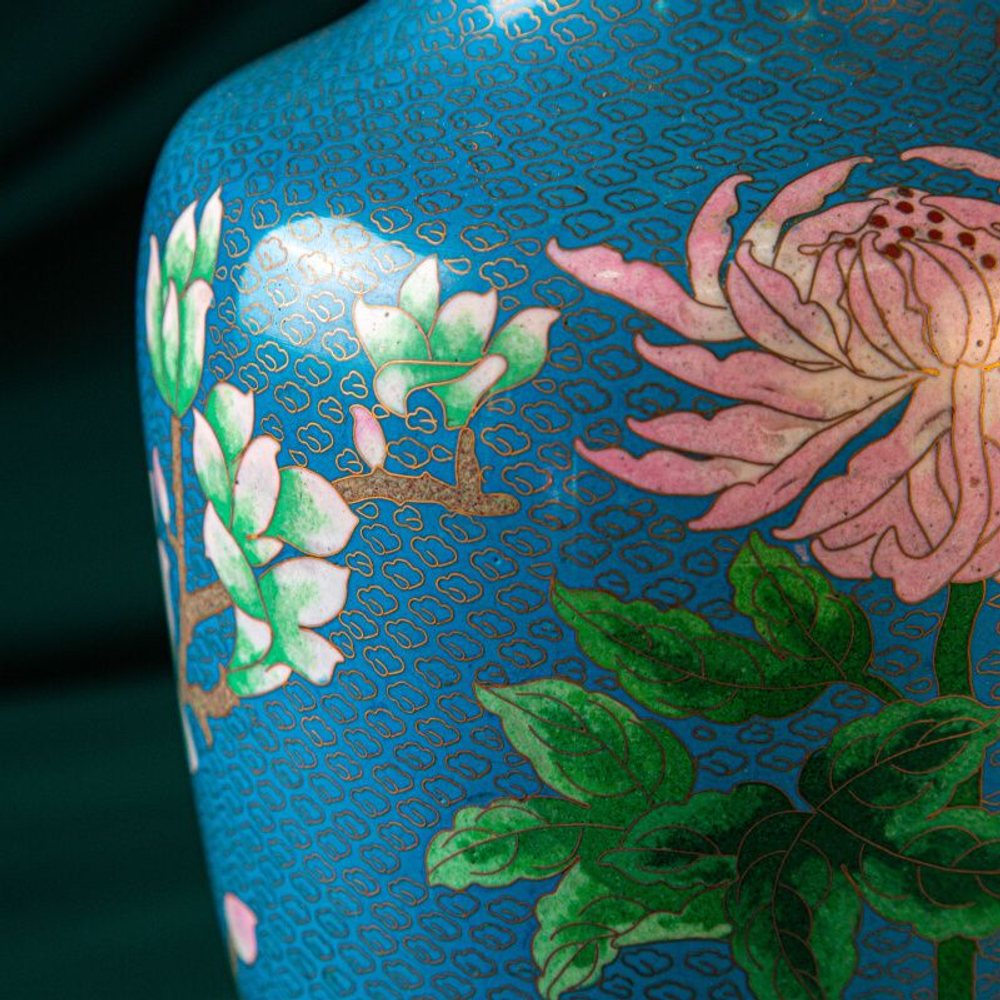 Парные вазы с хризантемами