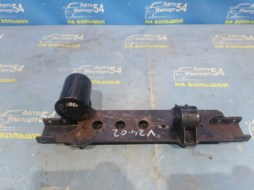 Балка передняя поперечная MITSUBISHI PAJERO 1994