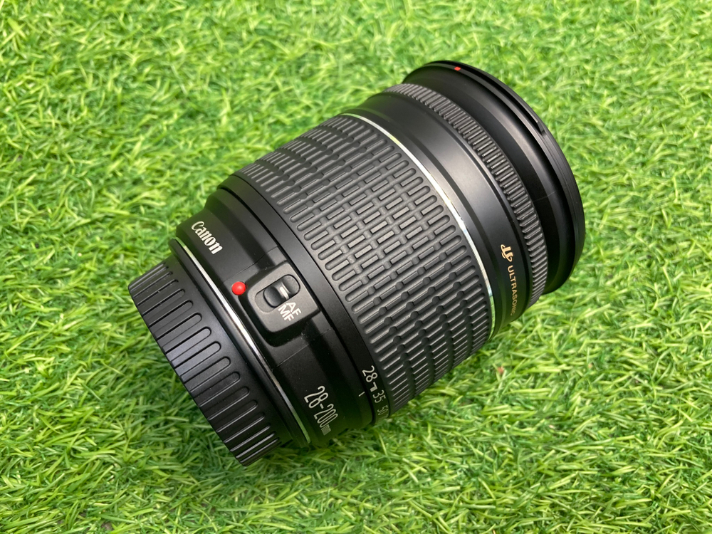 Canon EF 28-200mm 3.5-5.6 USM