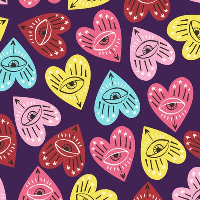 Фиолетовый паттерн с разноцветными сердцами