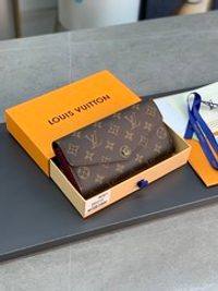 Louis Vuitton Sarah Wallet