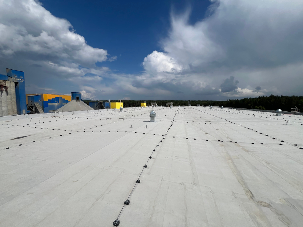 Поставка и монтаж кровли из ПВХ мембраны, монтаж профилированного настила Завод "ТЕПЛИТ"