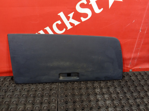 Крышка бардачка