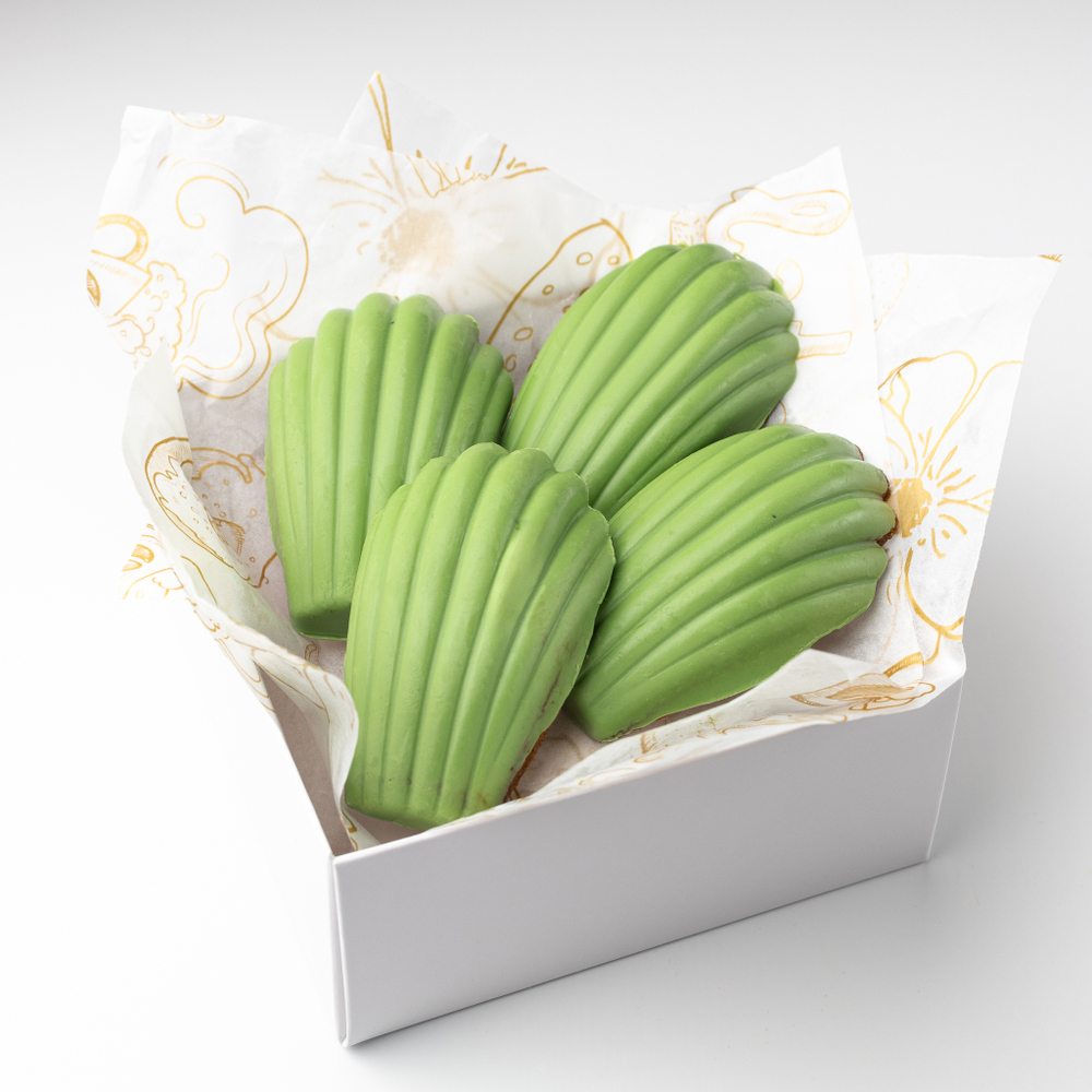 Набор Мадлен фисташковых с малиновым конфи