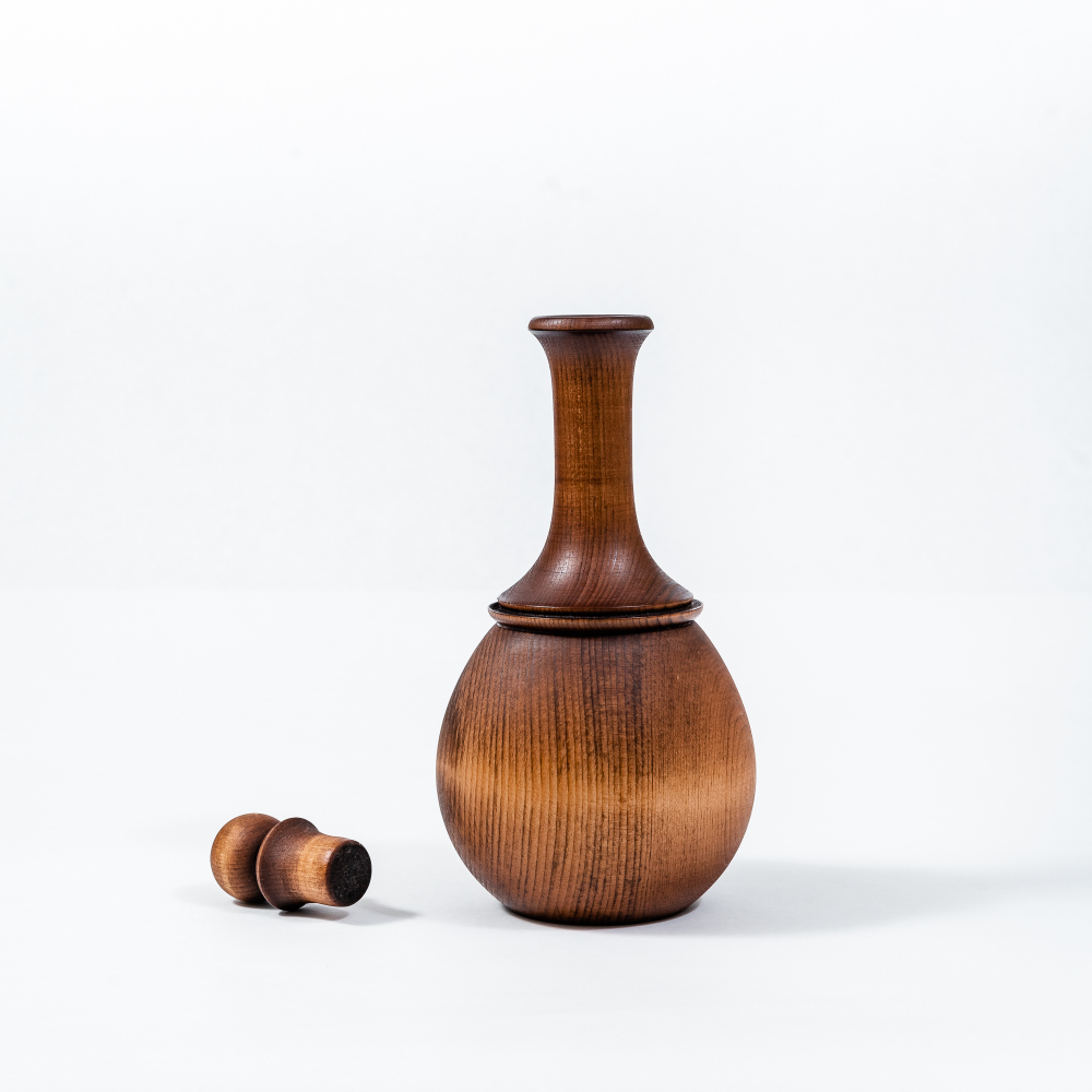 Деревянный графин из сибирского кедра GR2