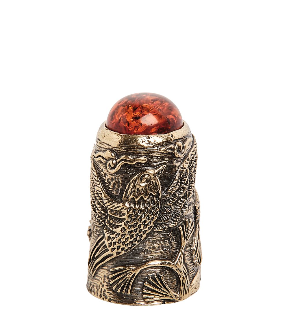 AM-1900 Наперсток «Птички свиристели» (латунь, янтарь)