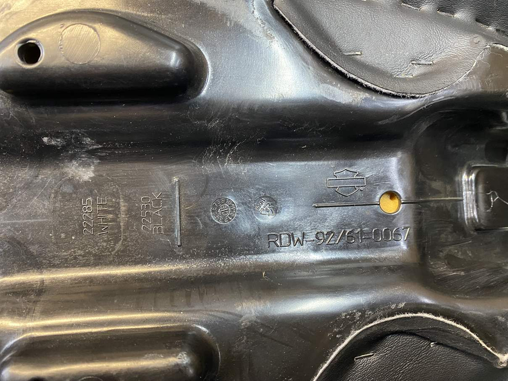 Сиденье Harley-Davidson FXDL1580 053403