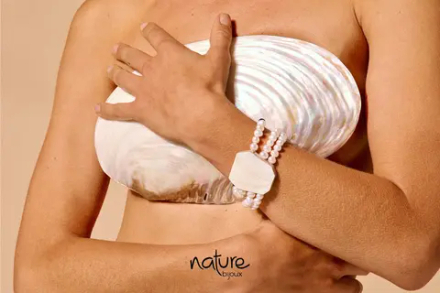 Браслет Nature Bijoux, Pacifique, стрейч, с перламутром,  жемчугом и лазуритом, NB26.1-13-44540 (бел