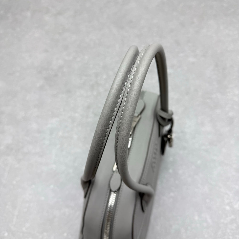 Miu Miu Vivant Bag 32 cm