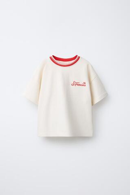 ZARA ФУТБОЛКА С ВЫШИТОЙ НАДПИСЬЮ, БЕЛЫЙ