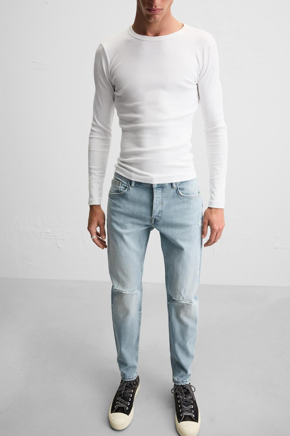 Джинсы skinny fit с разрезами