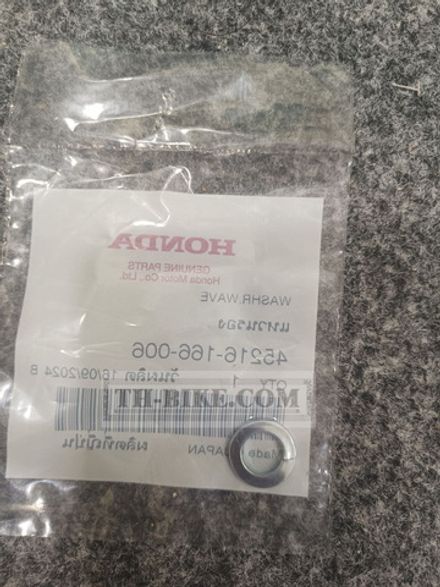 45216-166-006. WASHER, WAVE. HONDA
