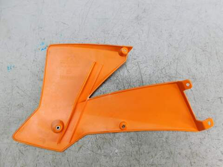 Пластик бака правый KTM 50308151000