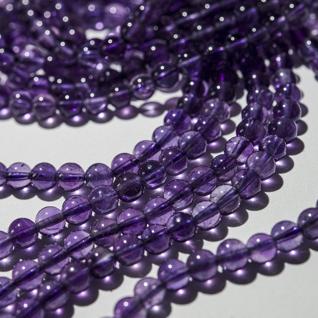 Аметист натуральный, светлый оттенок, 6мм, шар