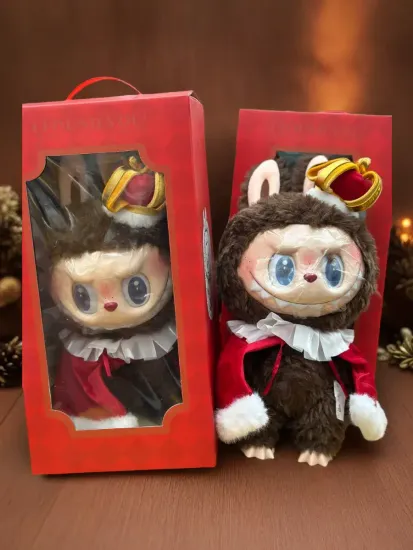 Мягкая игрушка MEGA Лабубу Королева в красной накидке 40см в подарочной упаковке