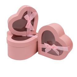 Коробка СЕРДЦЕ С ОКНОМ 25,8*24,5*12