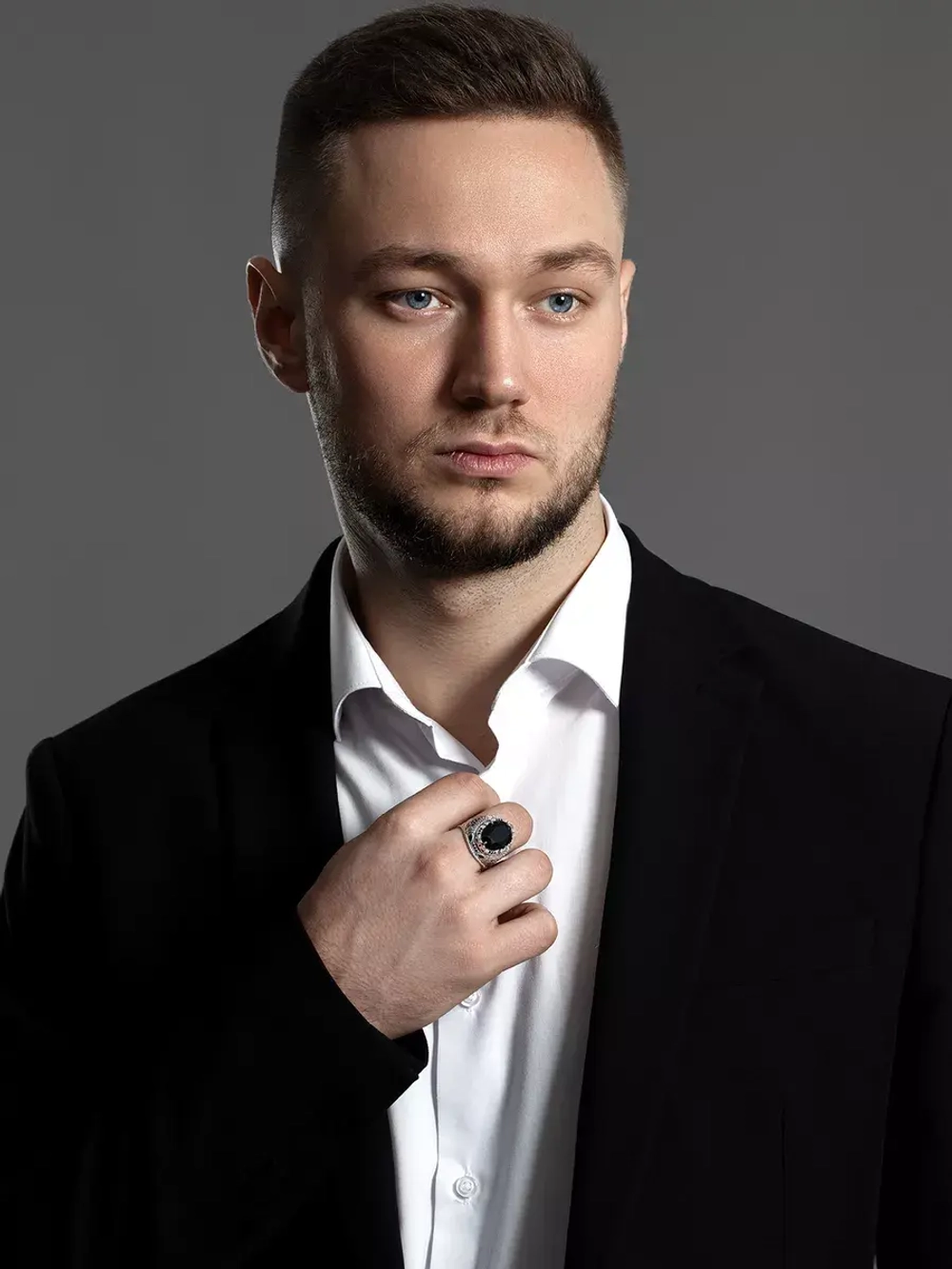 Серебряная печатка с черным агатом