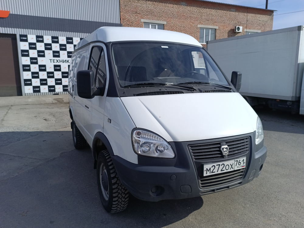 GAZ SOBOL Цельнометаллический 27527 (Бензиновый, 2,7 л, 107 л.с, 4WD)