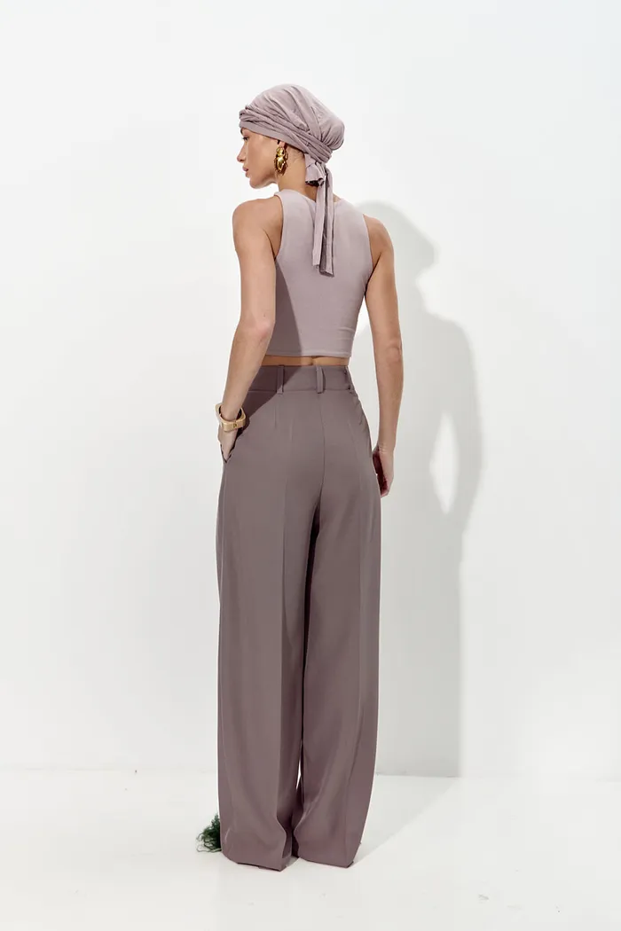 Брюки палаццо свободные с защипами цвета тауп