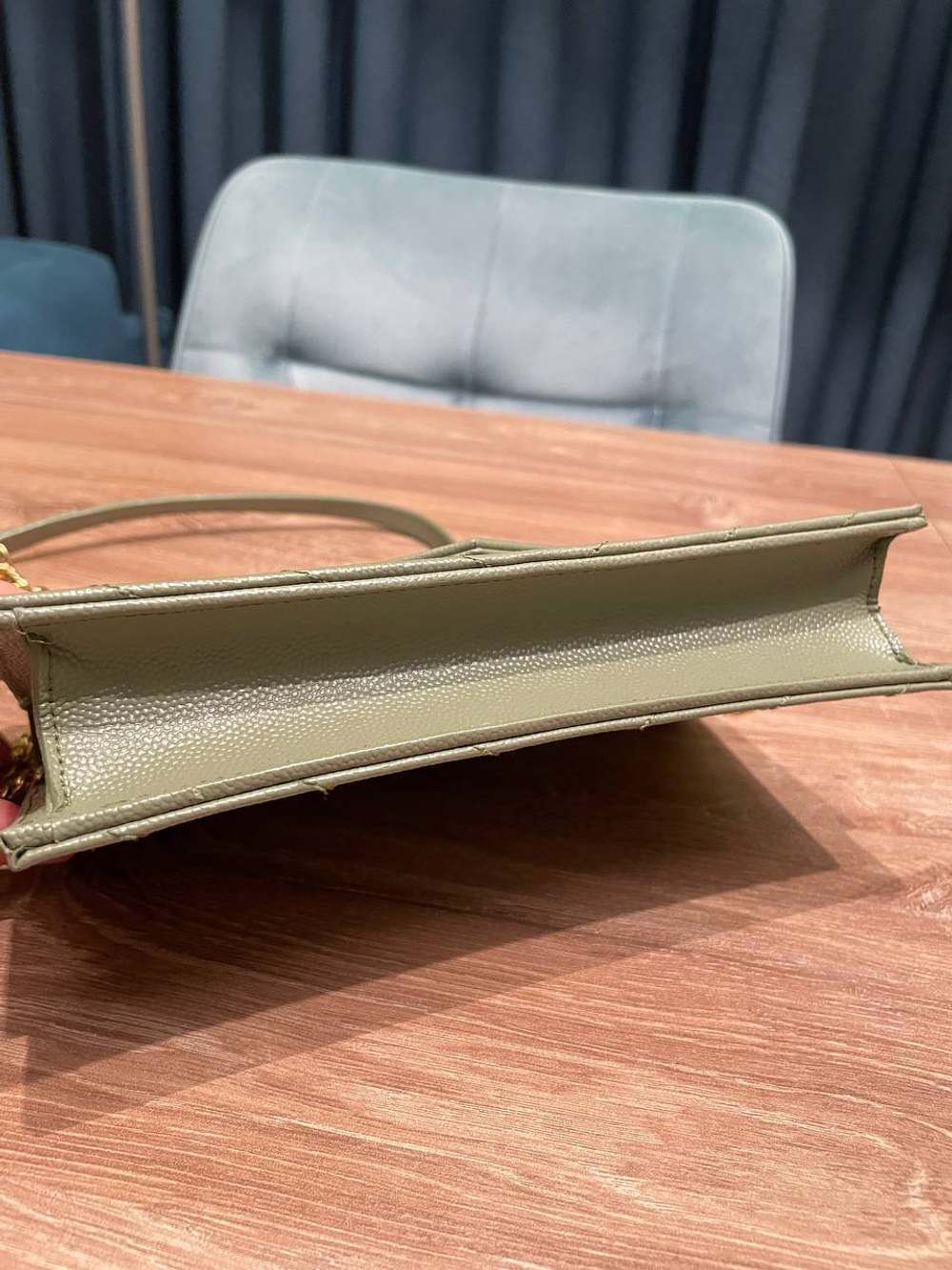 Сумка Saint Laurent Envelope mini