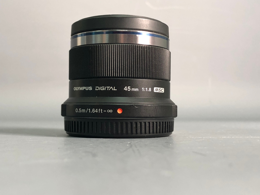 Olympus ED 45mm 1.8 MFT
