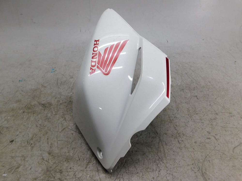 Пластик боковой правый Honda NC700 RC61 64201-MGS-D100