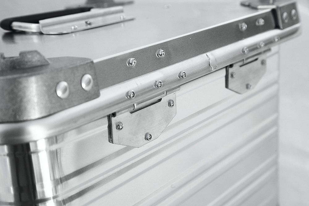 Ящик алюминиевый усиленный с замком 432х335х277 мм (ДхШхВ)