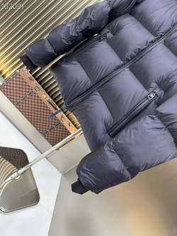 Пуховик Burberry