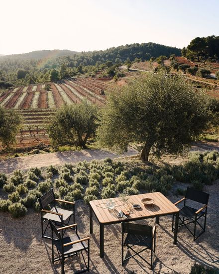 Bona Уличный стол из алюминия в черной отделке и тикового дерева 200 x 100 см Испания La Forma