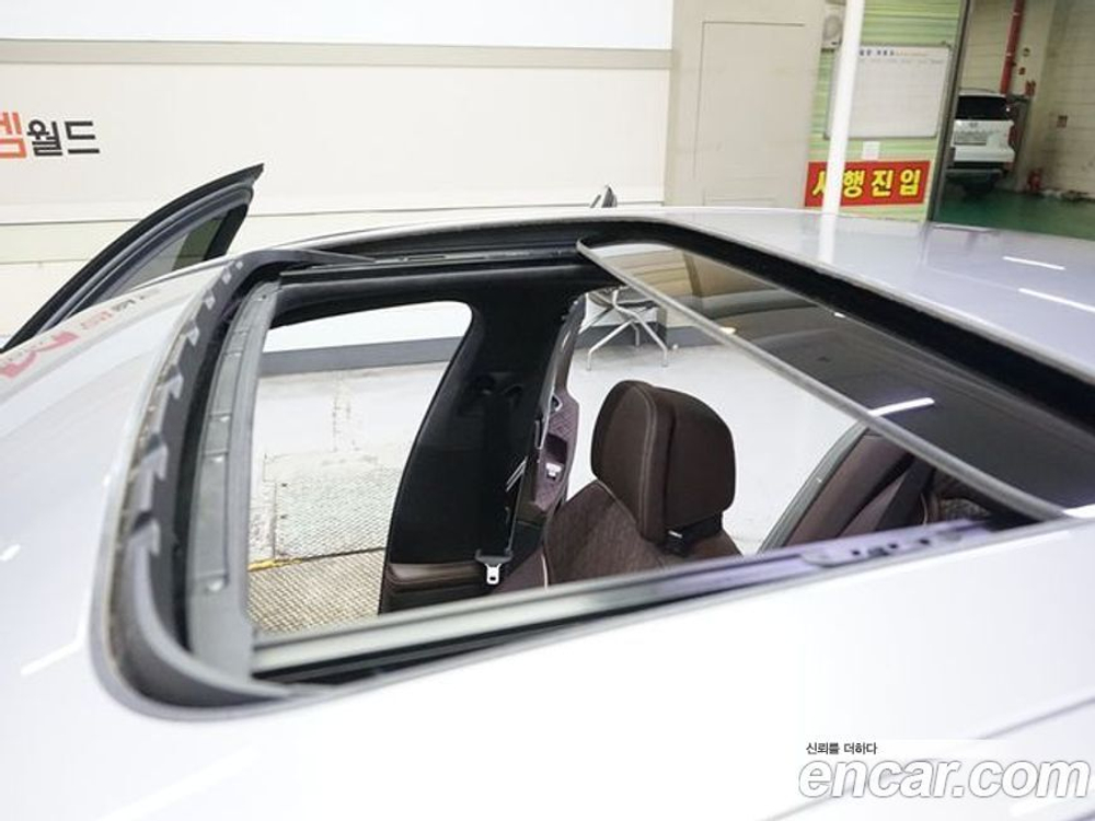 BMW 7 Series (G11) 740i M Sports (03.2021)