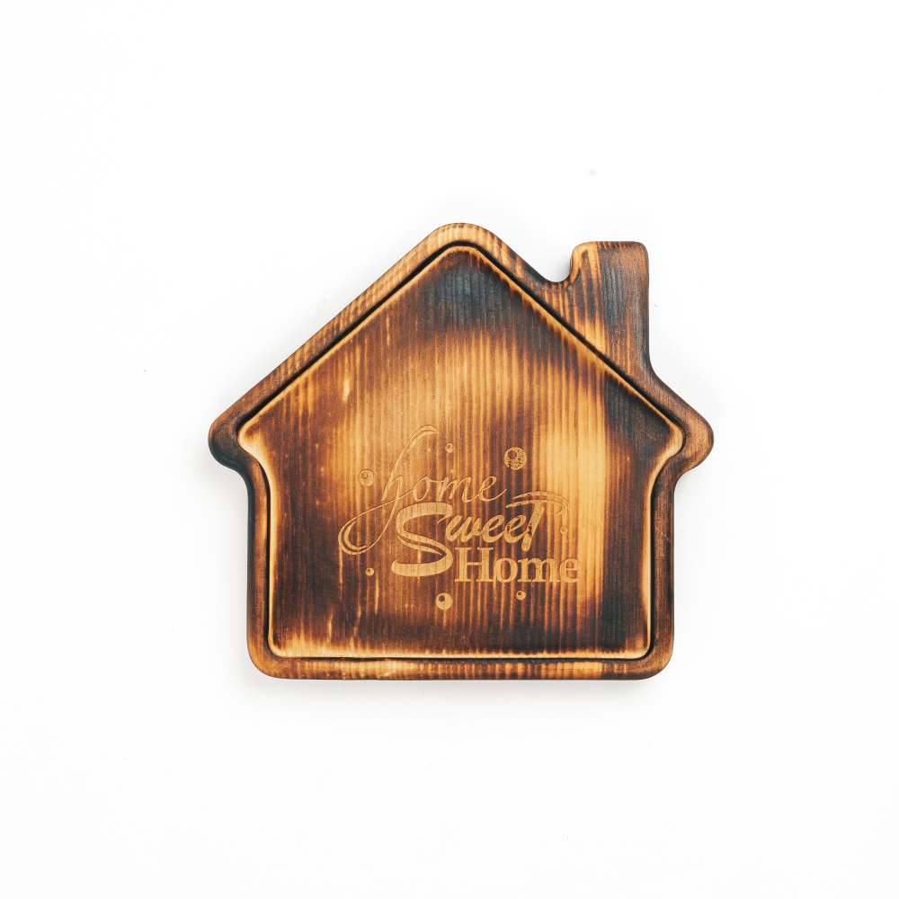 Деревянная менажница из кедра для подачи блюд и закусок с гравировкой "Home, sweet home!"