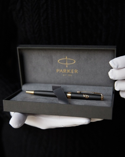 Шариковая ручка Parker Sonnet Matte Black GT (с гравировкой)
