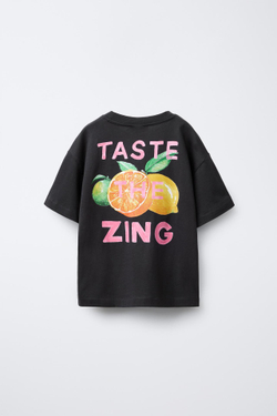 ZARA ФУТБОЛКА С ПРИНТОМ «ФРУКТ», ТЕМНЫЙ АНТРАЦИТ