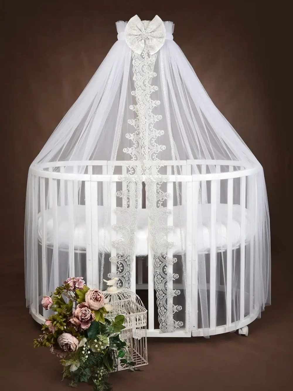 Балдахин с кружевом и брошью "Версаль"