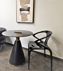 Стол черный Piza