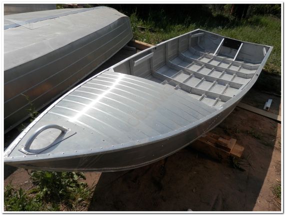 Алюминиевая моторно-гребная лодка Вятка Шило