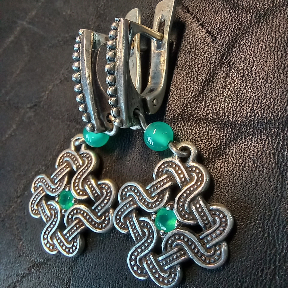 Серьги длинные "Узел удачи".