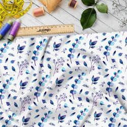 Ткань лён синия трава и тысячелетник на белом фоне