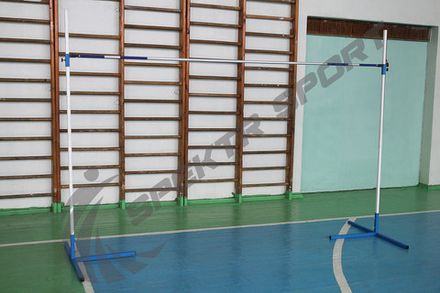 Стойки для прыжков в высоту 2,2 м. (без планки)