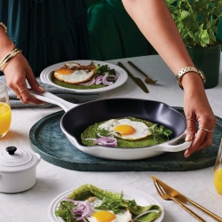 Le Creuset Сковорода Signature 26 см 2 л вишневая