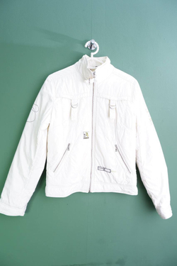 Куртка Savage удобная и стильная, визуально на 42 размер